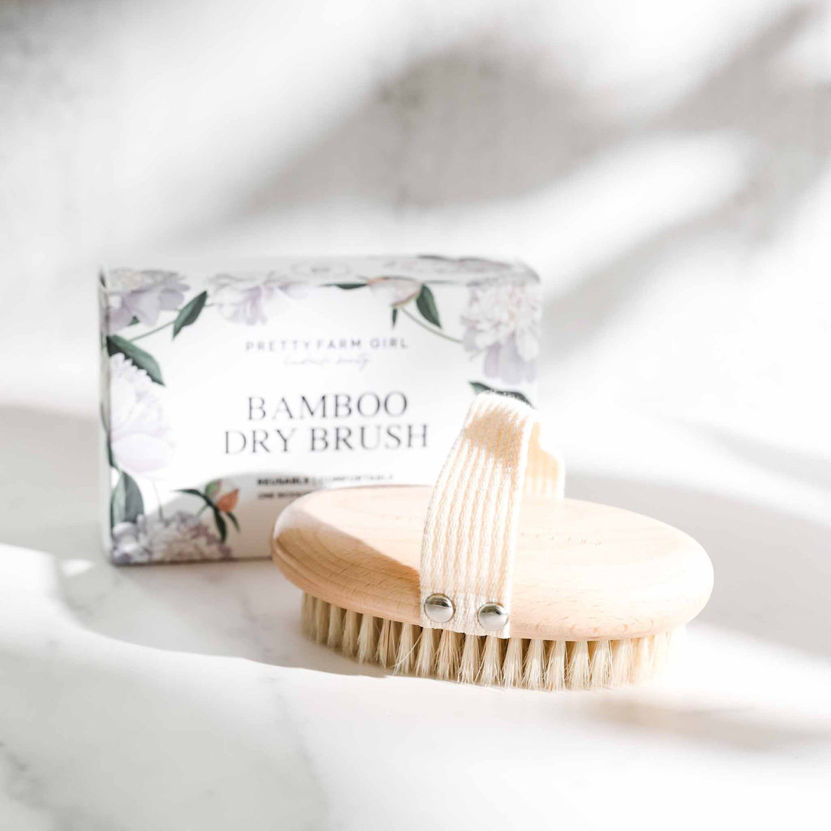 Pretty farm girl Dry Body Brush