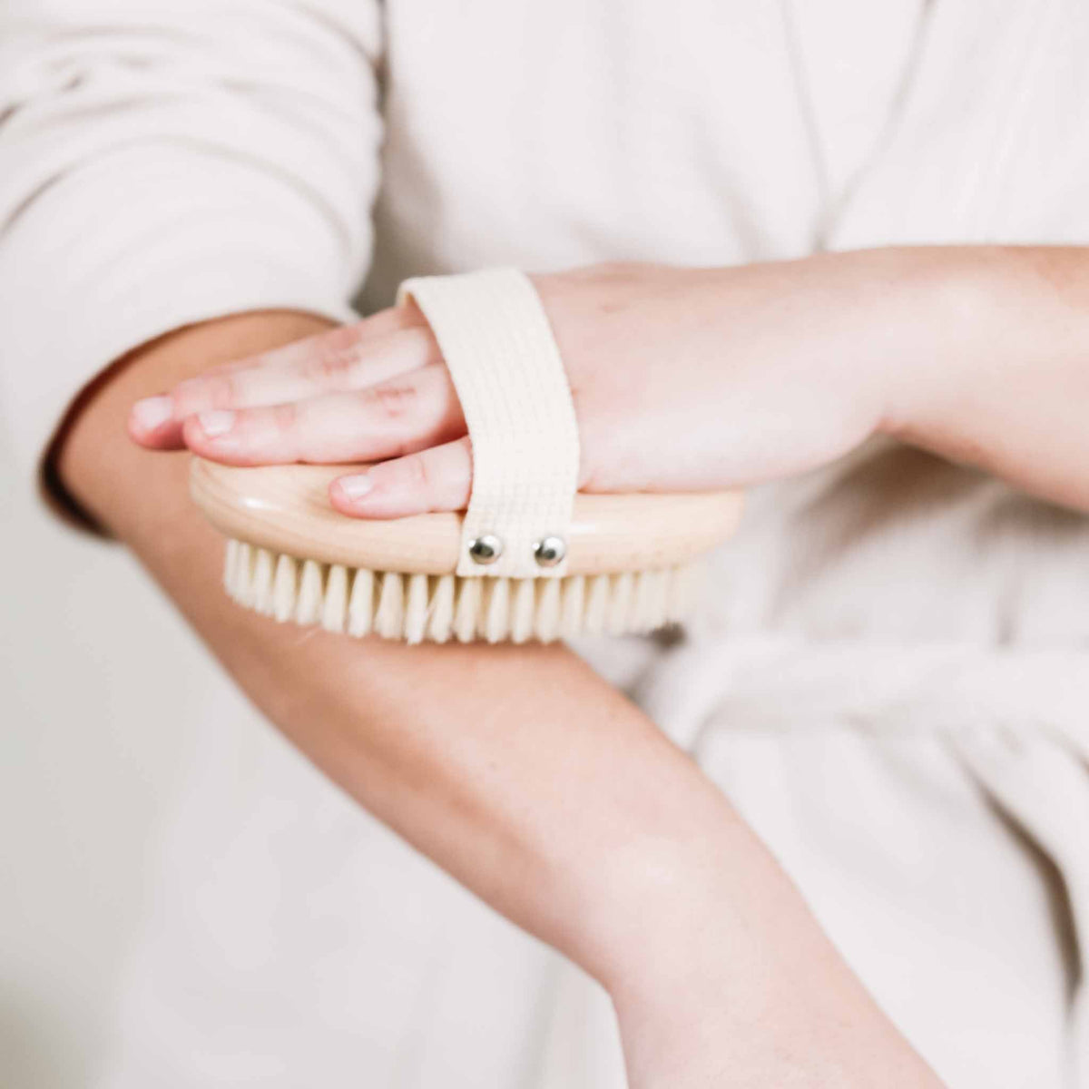 Pretty farm girl Dry Body Brush