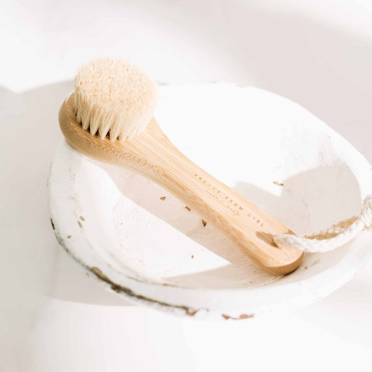 Pretty farm girl Dry Face Brush