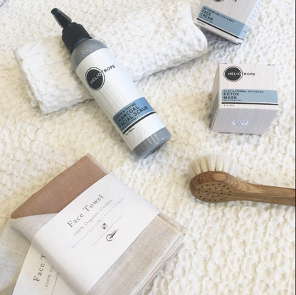 Heliotrope SF Lemon & Thyme Charcoal Face Scrub