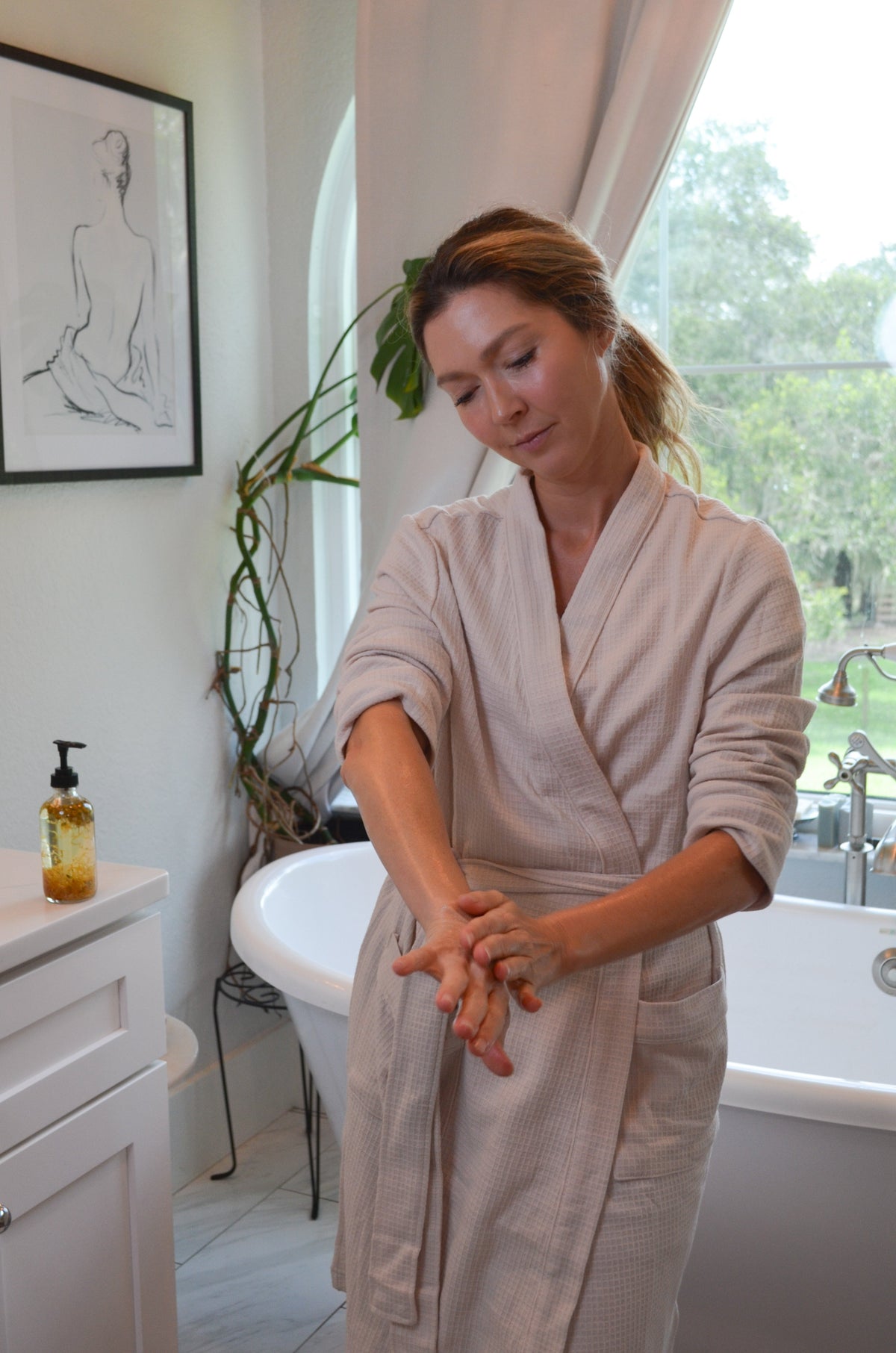 Pretty farm girl Bare Flower Fragrance-Free Body Oil